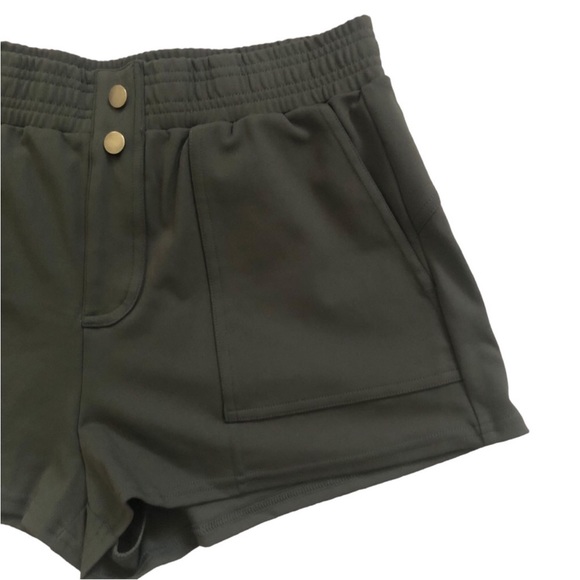 HALARA Mid Rise Elastic Waistband Button Side Pocket Casual Shorts 1.5'' - Picture 7 of 10